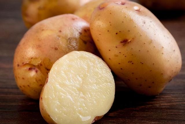 土豆怎样保存不发芽不变绿（保存土豆不烂不发芽的诀窍）(7)