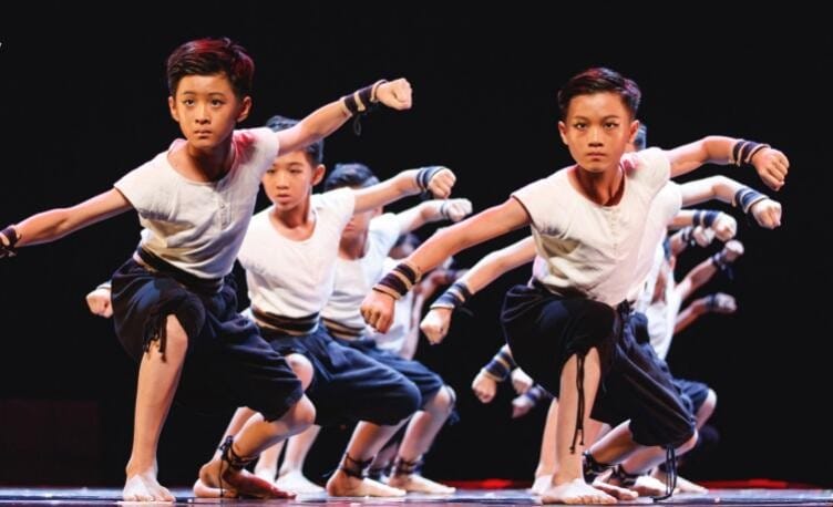 男孩学舞蹈的好处和重要性 男孩学舞蹈有什么好处和坏处(图1)