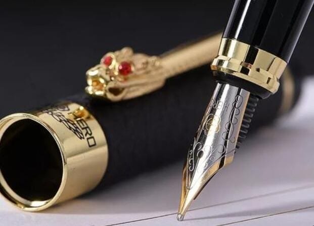 美工笔跟平常的钢笔一样吗 美工钢笔和钢笔有什么区别?(图1)
