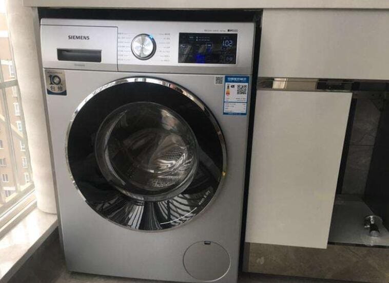 洗衣机有一股闷臭味 滚筒洗衣机发臭怎么办?(图1)