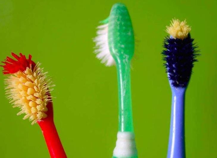 牙刷怎样消毒杀菌 牙刷用什么消毒最好(图1)