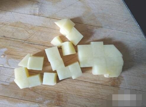 土豆切块怎么切四方块 土豆切块怎么切片(图6)