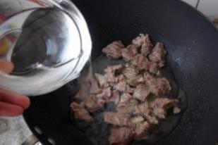 家常咖喱牛肉土豆家常做法 如何做咖喱牛肉土豆(图5)