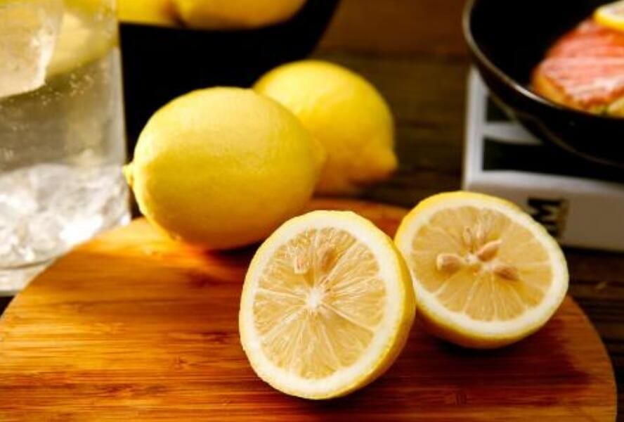 做菜的柠檬叶是什么品种柠檬的 做菜的柠檬汁可以用什么代替(图1)