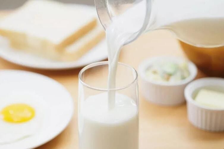 脱脂牛奶与低脂牛奶有什么区别 脱脂牛奶跟低脂牛奶的区别(图1)