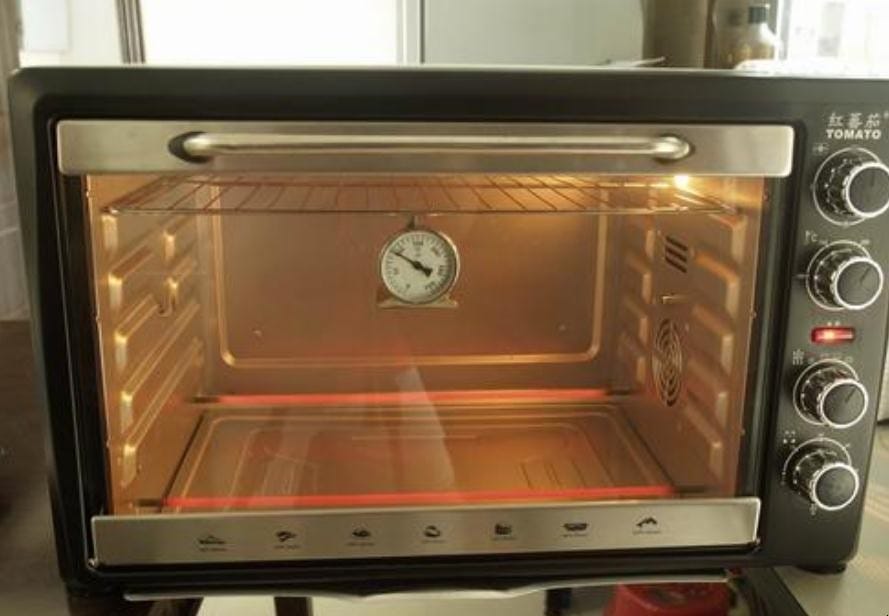 电烤箱的使用方法视频教程 新烤箱第一次使用需要做些什么视频(图1)