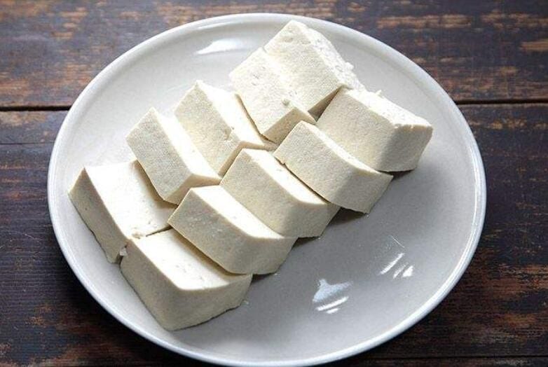 鸡蛋豆浆做豆腐怎么做 鸡蛋豆浆做豆腐怎么做好吃(图1)