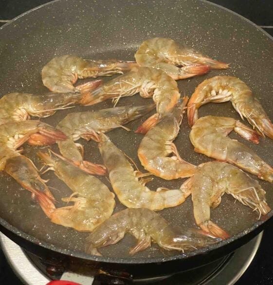 一道好吃又简单的鲜虾粉丝煲 鲜正宗虾粉丝煲的做法(图3)