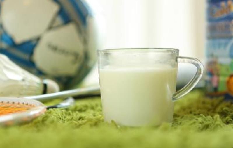 奶粉哪个更接近母乳 学生奶粉用多少℃的水最好(图1)
