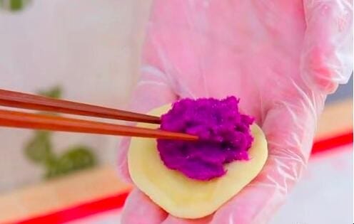 山药紫薯月饼蒸出来好吃吗视频 山药紫薯月饼蒸出来好吃吗怎么做(图5)