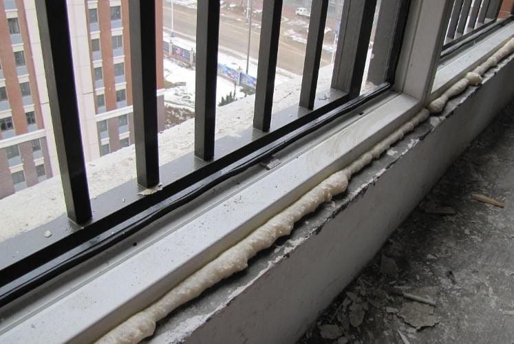 塑钢窗和墙体有缝隙怎么处理 窗框和墙接缝处开裂怎么处理(图1)
