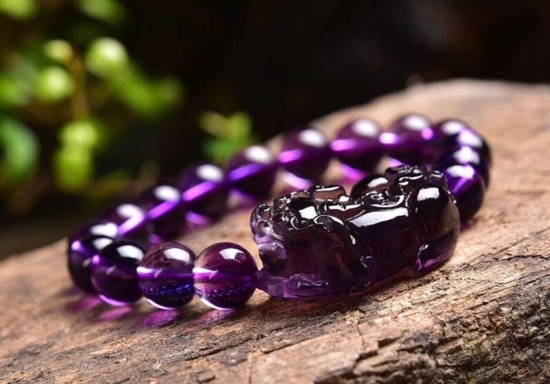紫水晶和紫晶石的区别 紫水晶和紫晶石哪个价格高(图1)