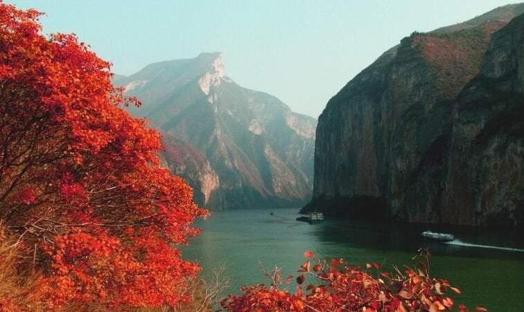 长江三峡是瞿塘峡和什么峡的总称 长江三峡是瞿塘峡和什么(图1)