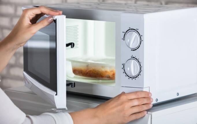 电烤箱与微波炉的区别是什么 电烤箱与微波炉的区别在哪(图1)