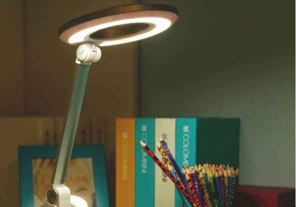 学生专用台灯便宜实用 哪种台灯适合学生用(图1)