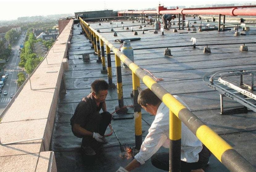 屋顶防水用水性还是油性涂料 屋顶防水是油性好还是水性好(图1)