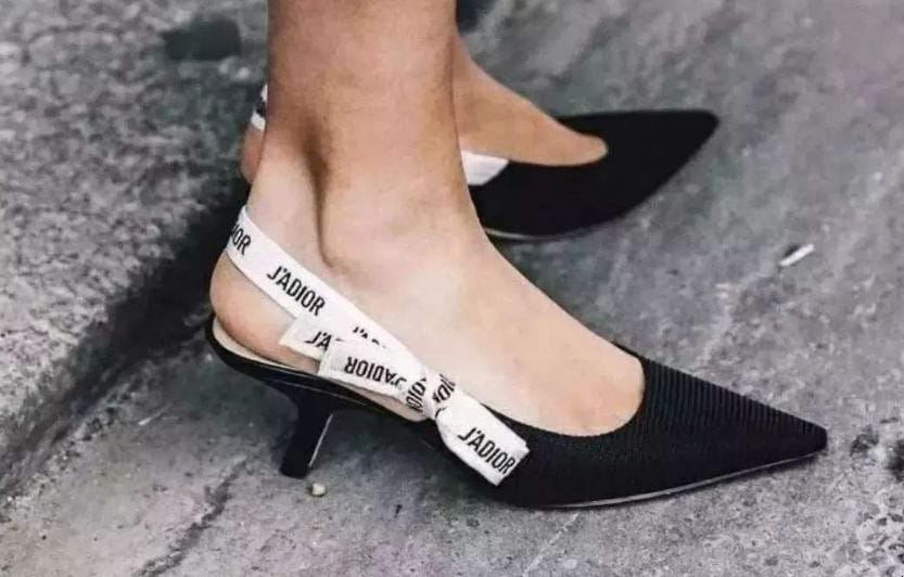 什么鞋穿着最舒适 什么样的鞋穿着舒服(图1) 什么鞋穿着最舒适 什么样的鞋穿着舒服(图1)