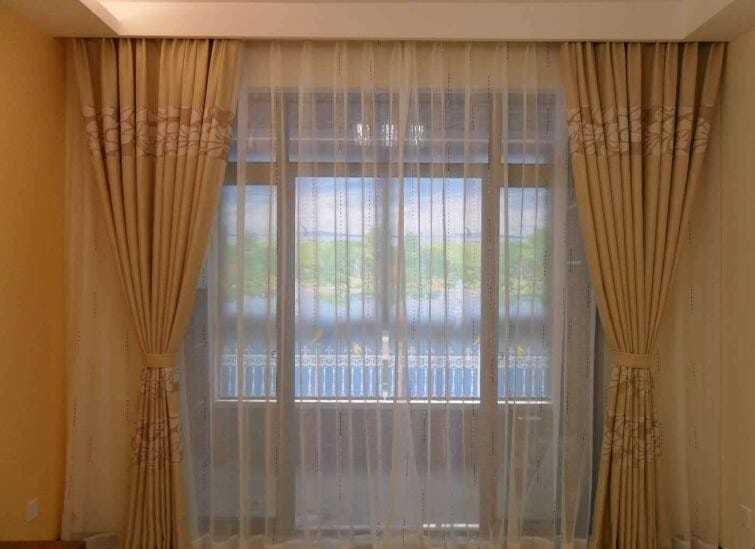 窗帘在家怎么清洗简单又好看 窗帘在家怎么清洗简单视频(图1)