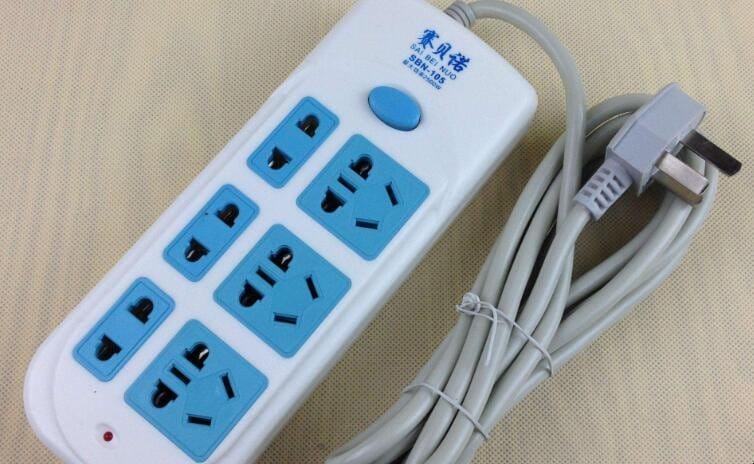 七孔插座和五孔插座「六孔插座安全吗」(图1) 七孔插座和五孔插座「六孔插座安全吗」(图1)