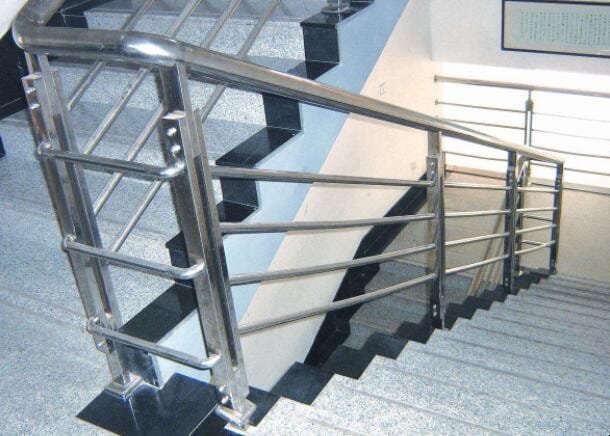 不锈钢楼梯栏杆做法「不锈钢栏杆修护」(图1)