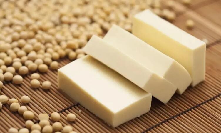 牛奶和豆腐能一起吃吗 牛奶和豆腐一起吃可以吗?(图1)