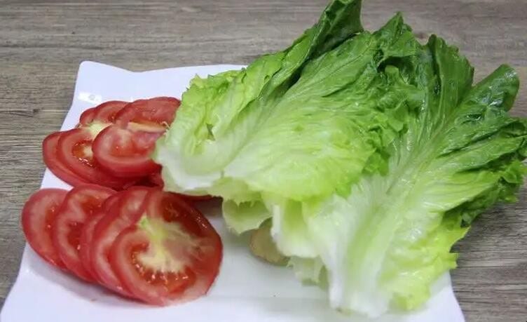 生菜和西红柿可以一起吃吗早餐 生菜和西红柿可以一起吃吗会中毒吗(图1)