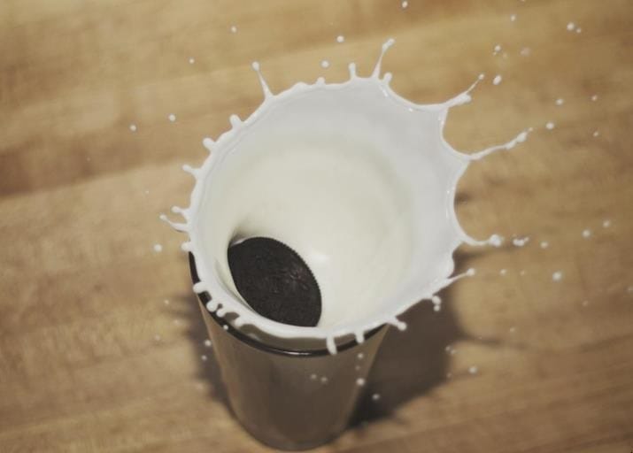 牛奶怎样洗脸又白又嫩 牛奶怎么洗脸才能美白祛斑(图1)