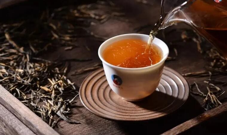 红茶和水仙茶哪个好 水仙红茶还是绿茶(图1)