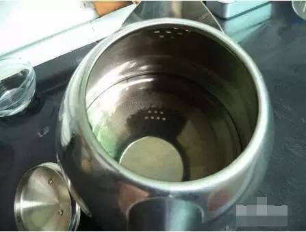 热水壶的水垢如何去除 热水壶的水垢怎么能去掉(图2)