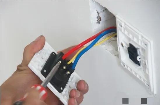 墙壁开关插座怎么接线方法视频 墙体插座开关安装(图5)