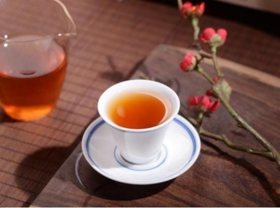 绿茶和红茶的优缺点 白茶黑茶绿茶红茶的区别是什么(图1)