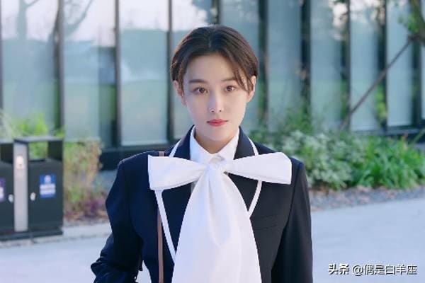 幸福触手可及秦清送左宇霖手表是什么牌子 幸福触手可及左宇霖喝醉是哪一集(图1) 幸福触手可及秦清送左宇霖手表是什么牌子 幸福触手可及左宇霖喝醉是哪一集(图1)