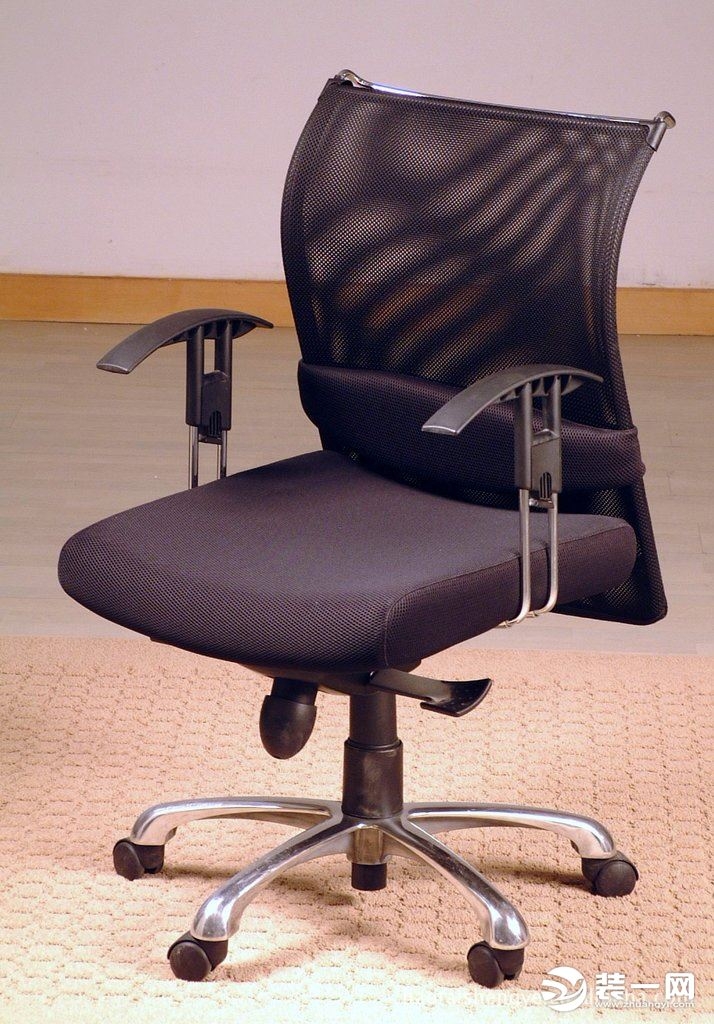 办公室装修设计思路!如何选择办公椅图片 办公桌装修设计(图4)