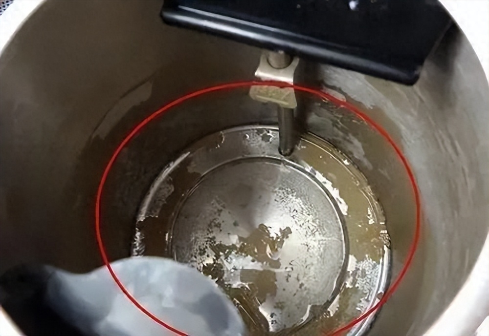 热水壶里有水垢怎么去除 热水壶里的水垢怎么去除(图1)
