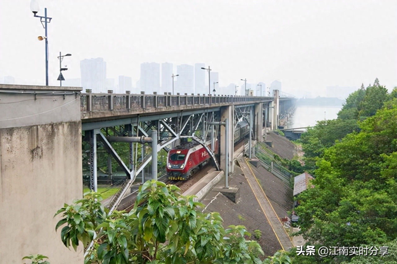 钱塘江大桥 六和塔 杭州钱塘江大桥是几桥(图2)