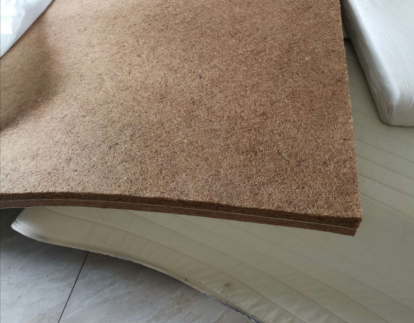 弹簧床垫好还是棕垫床垫好 弹簧床垫跟棕垫的区别(图4)