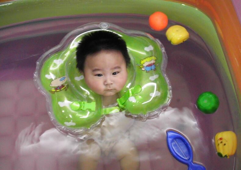 婴儿游泳圈