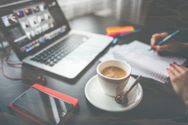 小红书一直被判定违规,小红书瞬间功能涉嫌违规,平台遭遇新挑战 小红书一直被判定违规,小红书瞬间功能涉嫌违规,平台遭遇新挑战